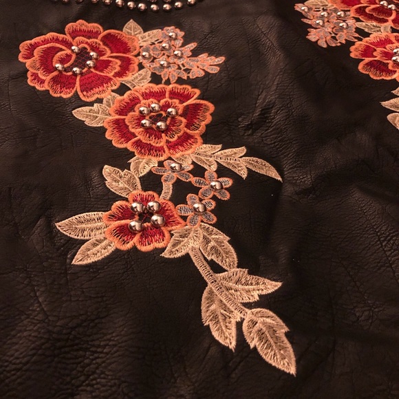 Skirt - Picture 4 of 4